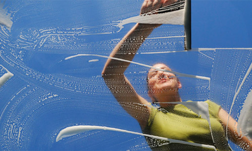 How to wash windows correctly and without streaks - tips and tricks