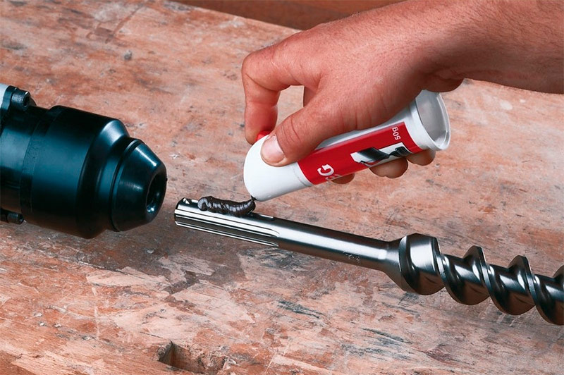 Смазване на перфоратора