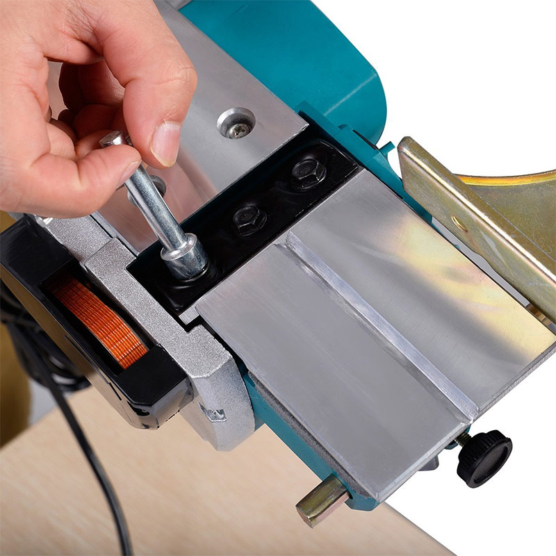 Sulco longitudinal em forma de V