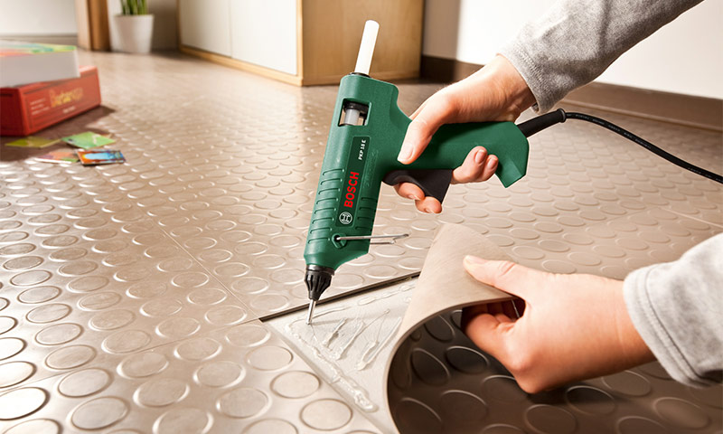 How to choose a hot glue gun for your needs