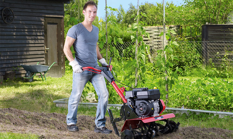How to choose a cultivator for a garden or a garden
