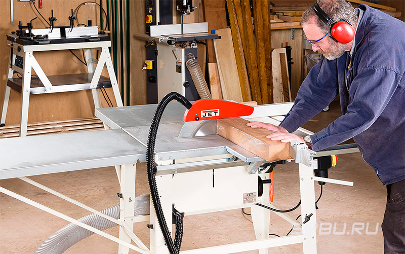 Стационарен циркулярен трион