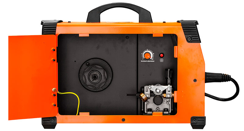 Механизмът за натискане в корпуса