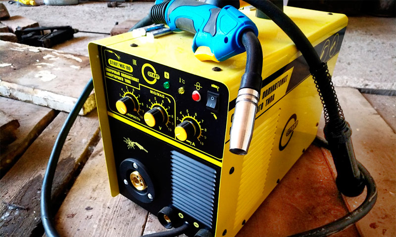 Inverter-type welding semiautomatic devices