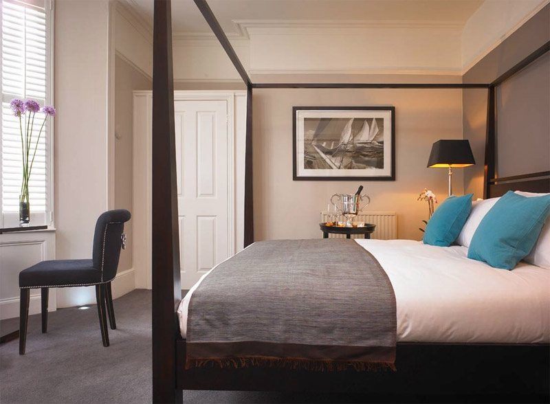 Color turquesa en el dormitorio