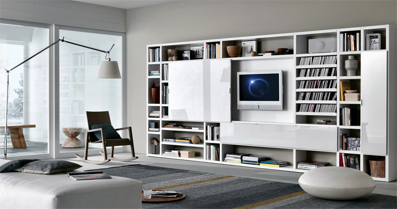 Cinza - prateleiras brancas contrastantes