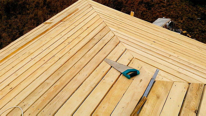 Massief krat voor ondulin