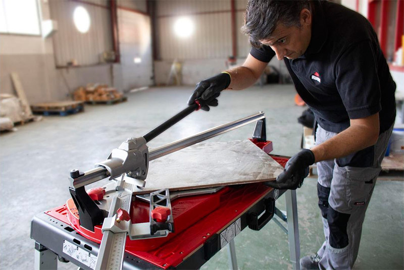 Резачка за плочки с една релса