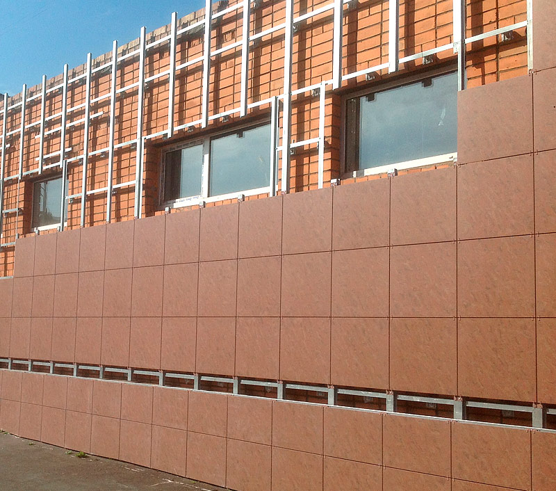 Use of porcelain stoneware for exterior decoration