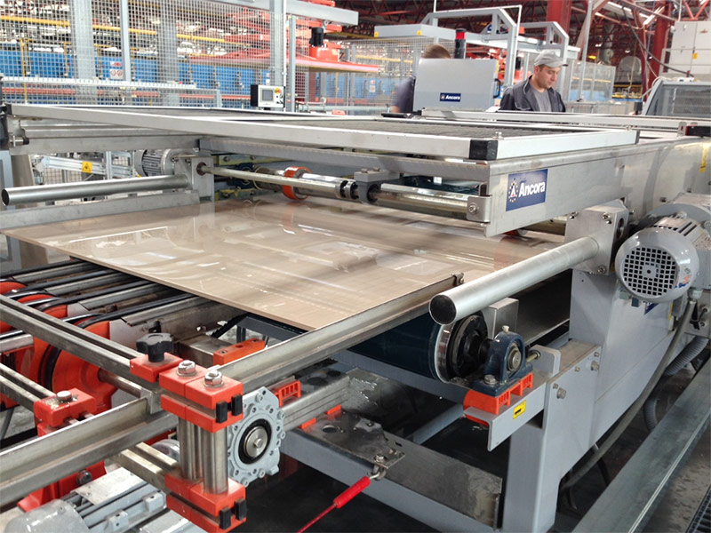 Producția de țiglă de porțelan