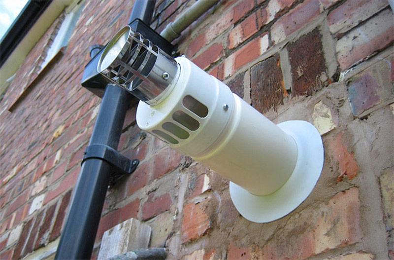 Intrare de aer și gaze de evacuare din cazanul de condensare