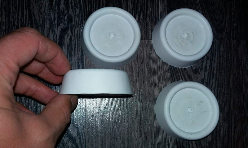 Anti-vibration stands for the washing machine and reviews on their use