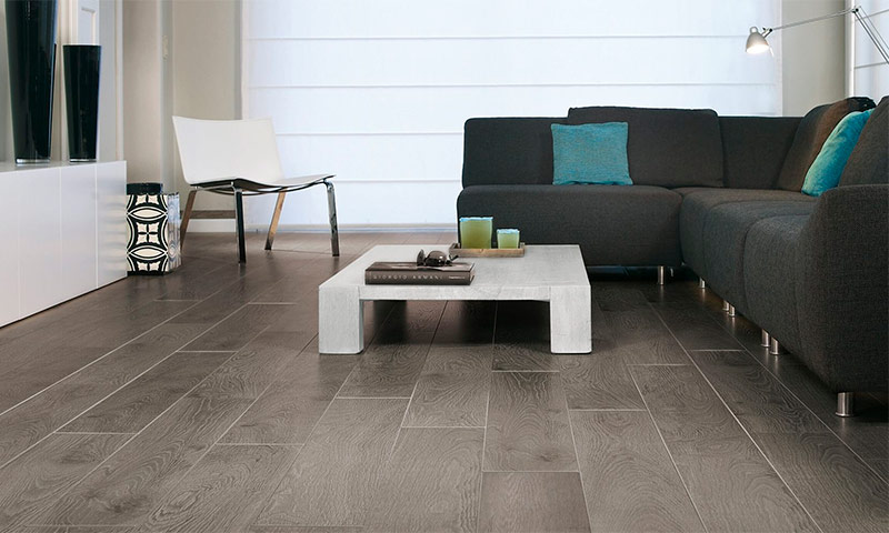 Laminate with or without chamfer which is better to lay