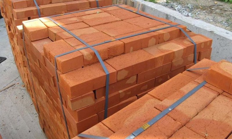 Advantages and disadvantages of ceramic brick when used in construction