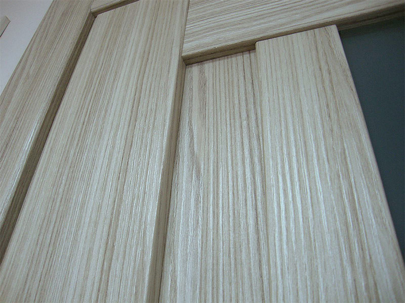 Eco-veneered doors