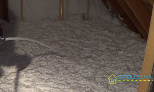 Den Dachboden mit Penoizol füllen