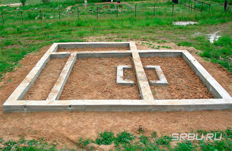 Fond de teint finement dentelé